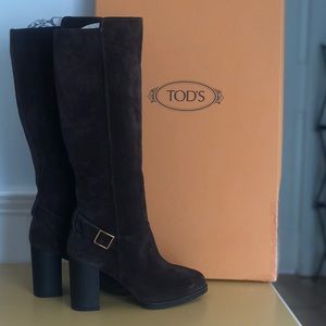 Tods suede boots
